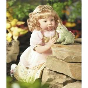  Lee Middleton Doll   Kissing Frogs   2237: Toys & Games