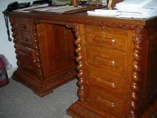 Executive Antique Quartersawn Oak Desk, outstanding!  