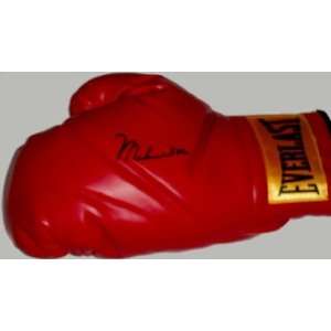   Ali Signed / Autographed Everlast Boxing Glove 