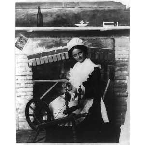  Spinning Wheel,young woman,c1902: Home & Kitchen