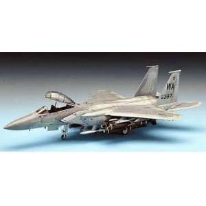  1/48 MD F15E Eagle with Bomb USAF: Toys & Games
