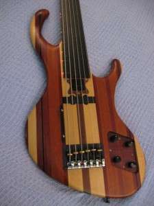 HERES A URL LINK TO A VIDEO DEMO OF THIS BASS http://www.youtube 