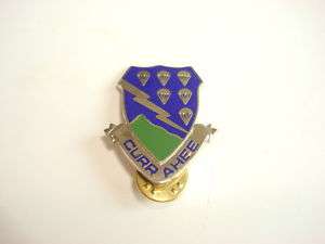 US 506th Airborne INFANTRY Regiment CURRAHEE   Vietnam War Metal Pin 