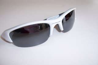 New Oakley Sunglasses FLAK JACKET WHITE/BLACK 03 882 AUTHENTIC  
