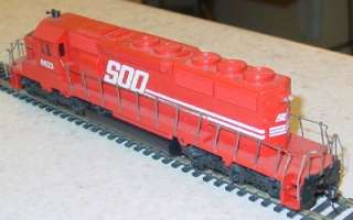 Athearn Soo Line SD40 2 dummy diesel loco KDs  