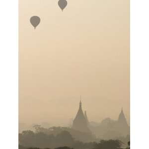  Hot Air Balloons Flying over the Ancient Temples of Bagan 