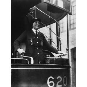  Female Tram Driver in Scotland During World War I 