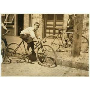 Photo Leo Day, Postal Telegraph Messenger, 12 years old, and a very 