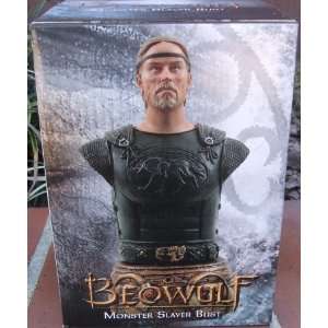  BEOWULF MONSTER SLAYER BUST (RETAIL $65)LIMITED TO 2000 Toys & Games