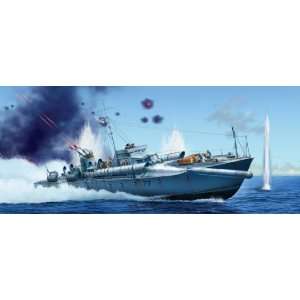   : Italeri 1/35 Vosper 72 6 Motor Torpedo Boat 77 Kit: Toys & Games