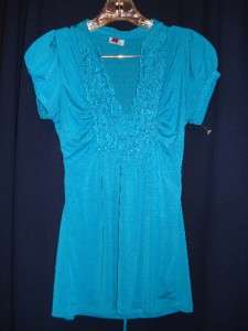 Beautiful Teal Heart n Soul Blouse Size Medium  