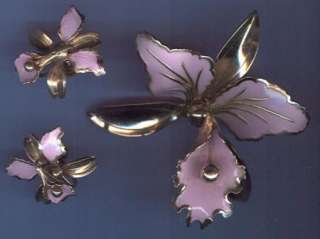 VINTAGE COSTUME ORCHID PIN AND EARRINGS SET GOLDTONE WITH PURPLE 