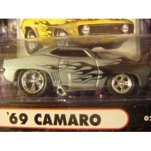  Muscle Machines Silver Blue black flames 69 camaro scale 1 