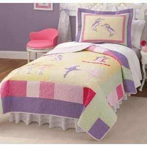Classic Ballet Twin Quilt with Pillow Sham
