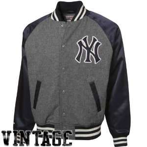  New York Yankees Triple Play Jacket Mitchell & Ness: Sports & Outdoors