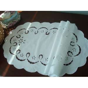   Hand Cutwork Oval Cotton Table Runner/placemat