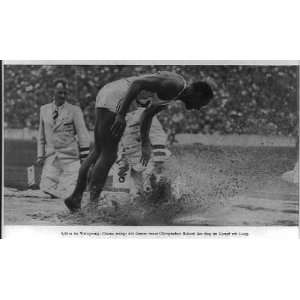   Jesse Owens breaking record,running broadjump,Olympics: Home & Kitchen