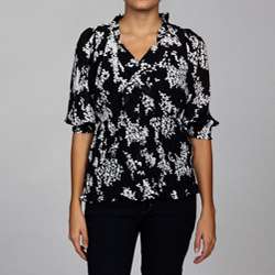 Violet & Claire Womens Ruffled V neck Button down Top  