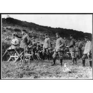   officer shooting a pistol, First World War I,WWI