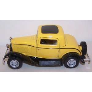   Scale Diecast 1932 Ford 3 window Coupe in Color Yellow Toys & Games