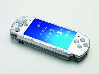 PlayStation Portable   PSP Konsole Slim & Lite, Ice Silver + Crisis 