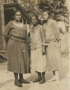 VINTAGE 1920s AFRICAN AMERICAN FAMILY FRIENDS PHOTO  