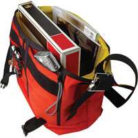 The medium NY bike messenger bag offers 1,800 cubic inches of storage.