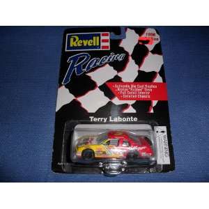    revell racing 1996 terry labonte #5 kelloggs car Toys & Games