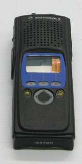 Motorola Astro XTS 5000 UHF Hand Held Portable FM Radio Model 