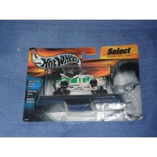 2000 NASCAR Hot Wheels Select . . . Darrell Waltrip #11 Mountain Dew 
